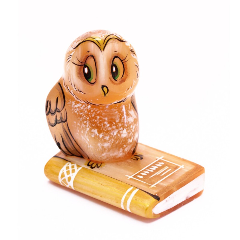 Сова на книге